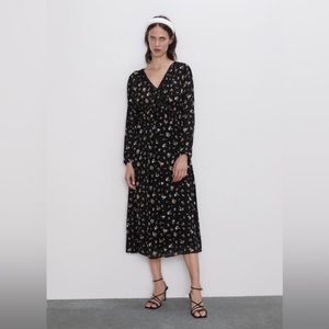 EUC ZARA LON SLEEVE FLORAL PEASANT MIDI dress